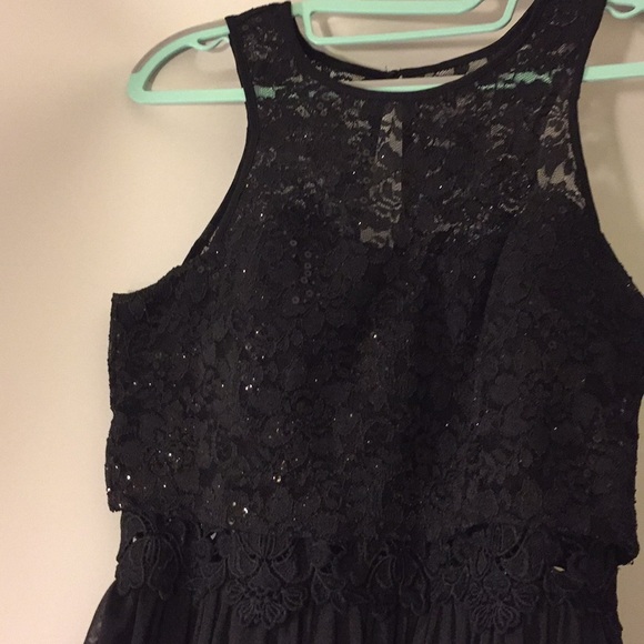 Formal dress - Picture 2 of 4